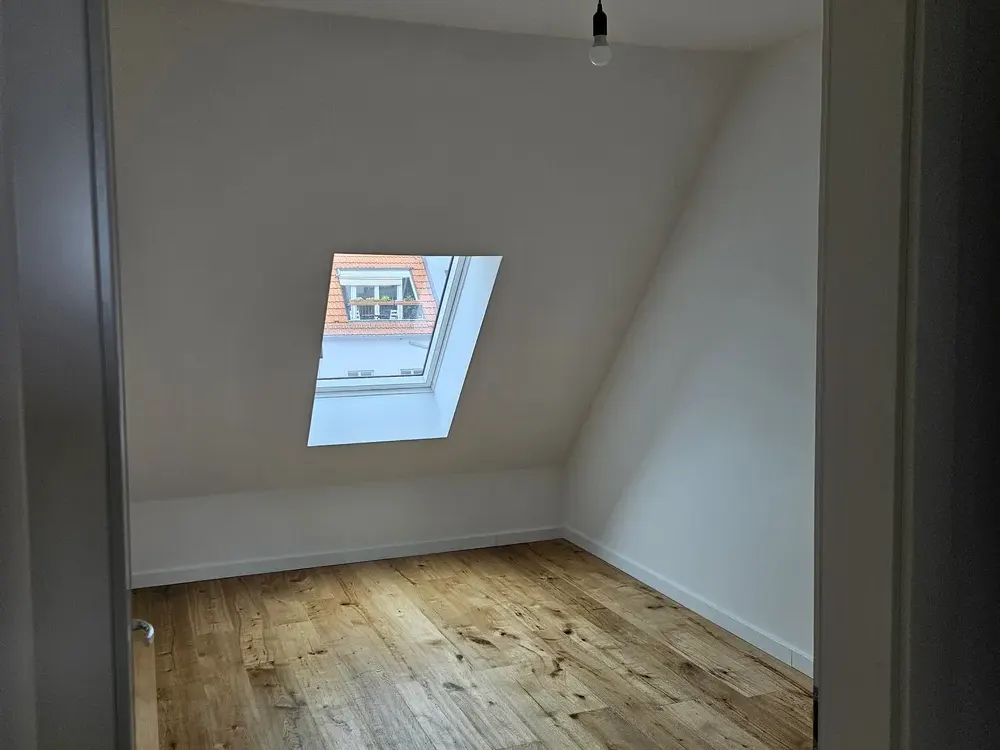 Große, helle 4 Zimmer Wohnung mit offenem Wohnbereich - Neu ausgebaut