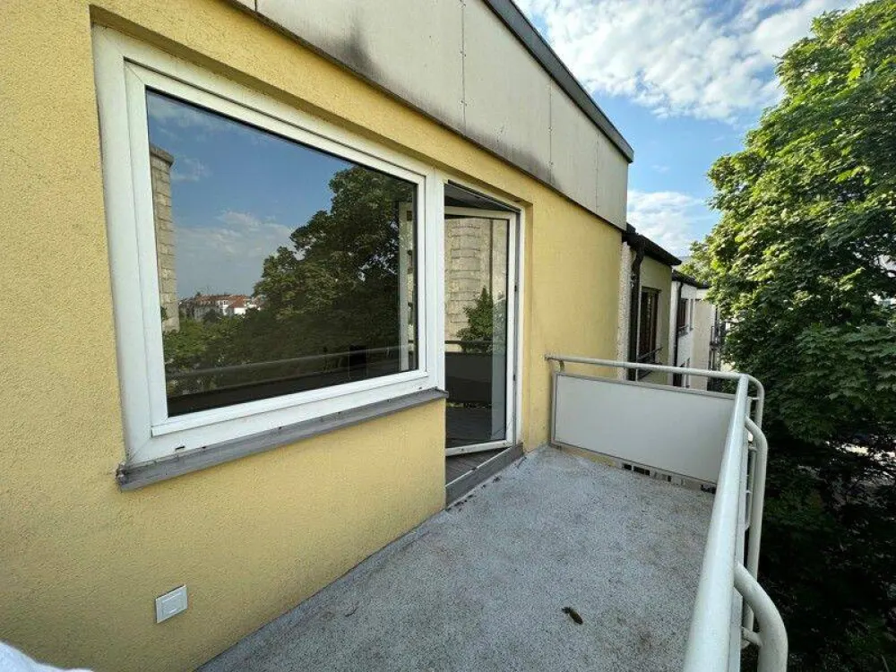 Helle 1-Zimmer-Wohnung mit Balkon