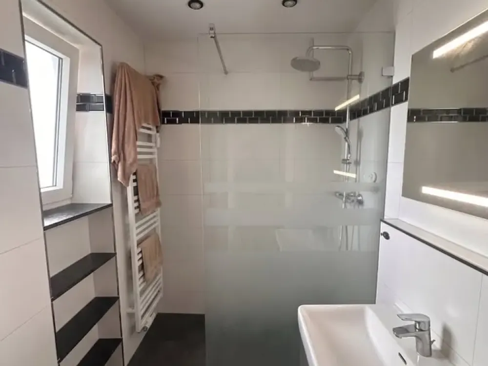 Helle 3-Zimmer-Wohnung im 10. OG mit Panoramablick über Fürth, möbliert