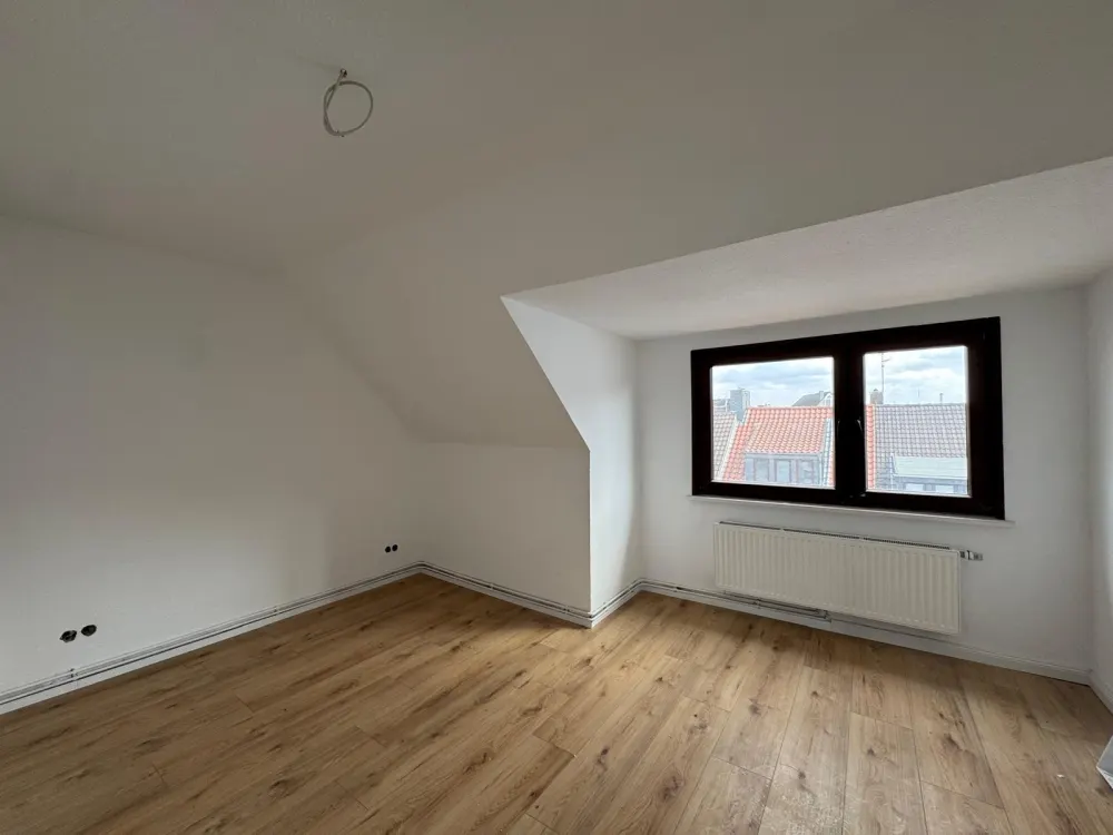 Wie neu: Erstbezug nach Sanierung - 2-Zimmer mit Balkon & EBK