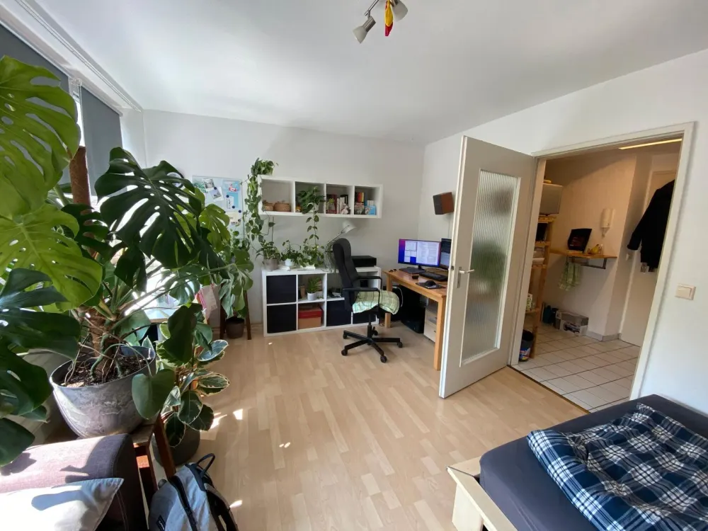 Schönes 1. Zimmer Apartment SB Innenstadt mit großzügiger Belichtung/Aufzug