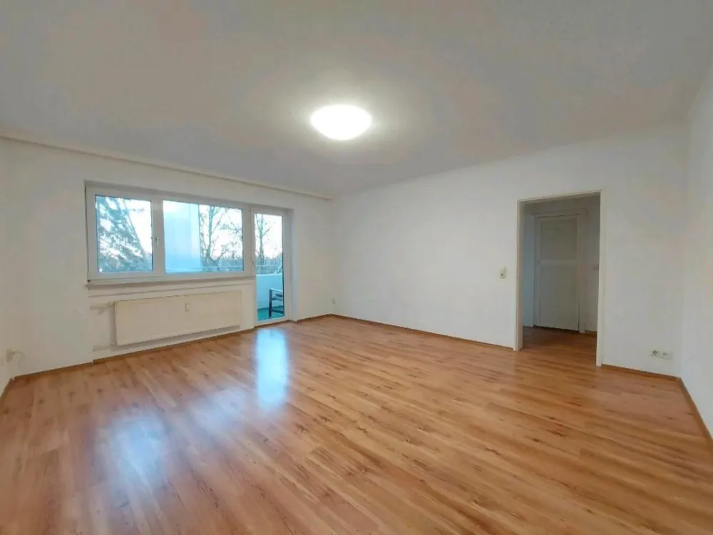 Schöne 2-Zimmer-Wohnung mit Einbauküche, Keller & Außenstellplatz