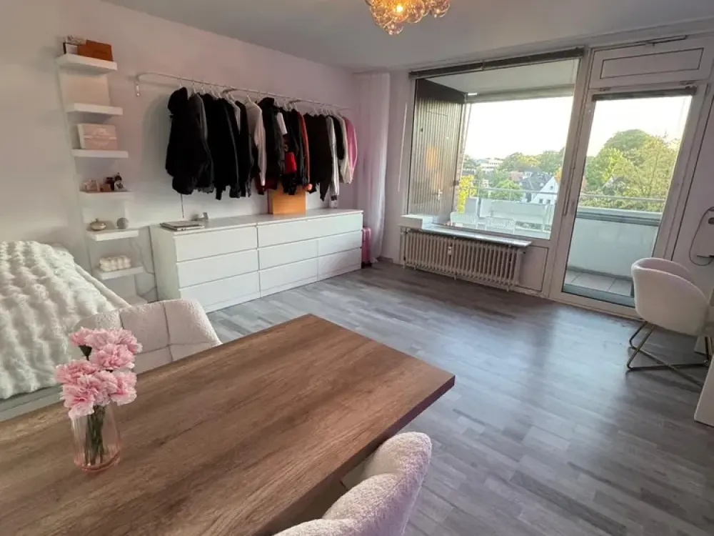 Beautiful Studio with Balcony in Köln-Rodenkirchen