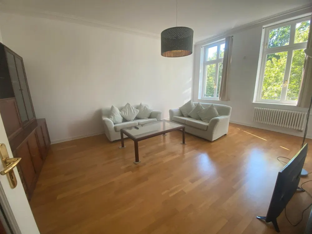 Möblierte 2-Zimmer-Wohnung mit moderner Einbauküche und stilvollem Wohnkomfort
