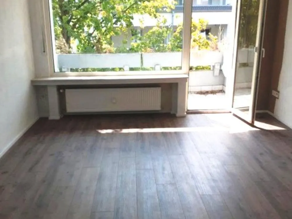 *Stadtnahe Wohnung mit Balkon und Garage zu vermieten*