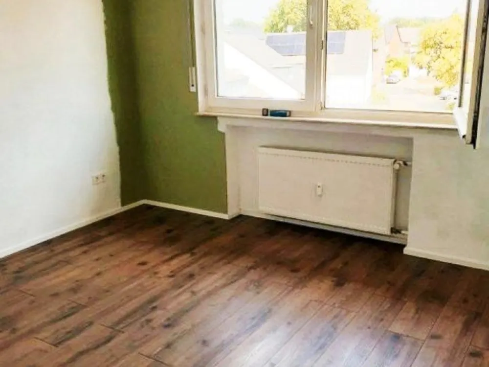 *Stadtnahe Wohnung mit Balkon und Garage zu vermieten*