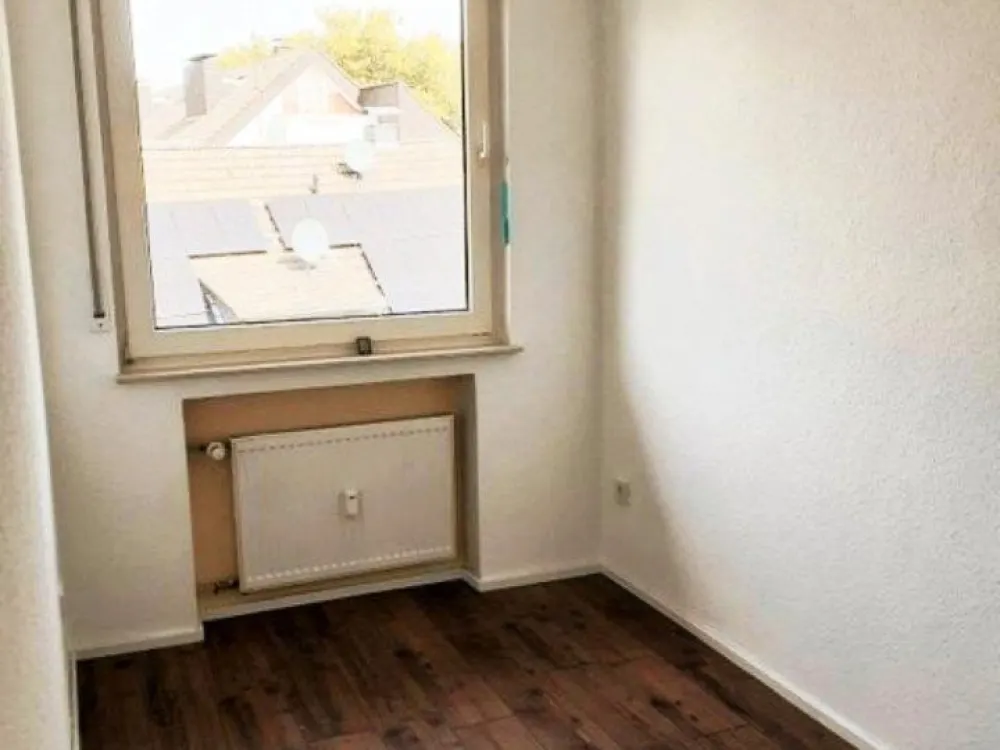 *Stadtnahe Wohnung mit Balkon und Garage zu vermieten*
