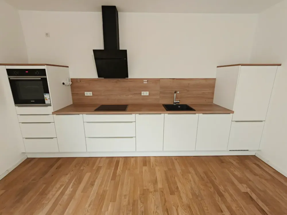 3 Zimmer Wohnung mit Balkon und Einbauküche