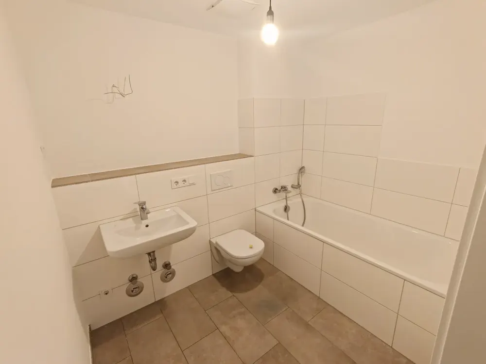 3 Zimmer Wohnung mit Balkon und Einbauküche