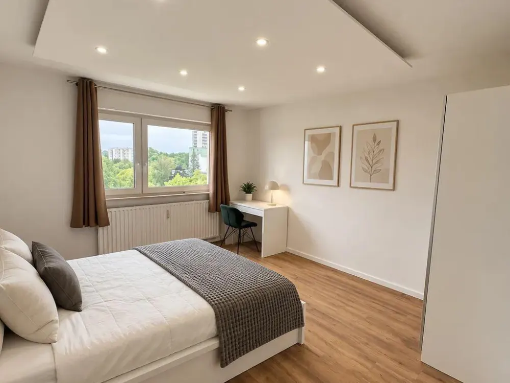 MUC-Bogenhausen: Furnished Shared Flat Room (16 m²) in Modernized 4-Person Flatshare