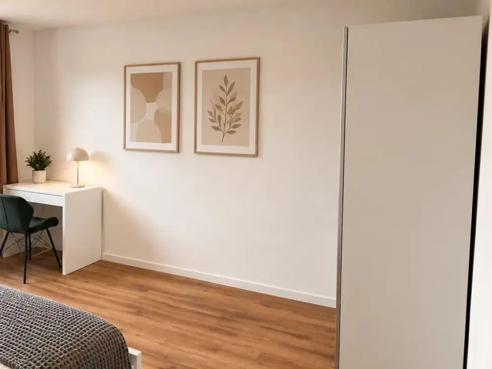 MUC-Bogenhausen: Furnished Shared Flat Room (16 m²) in Modernized 4-Person Flatshare