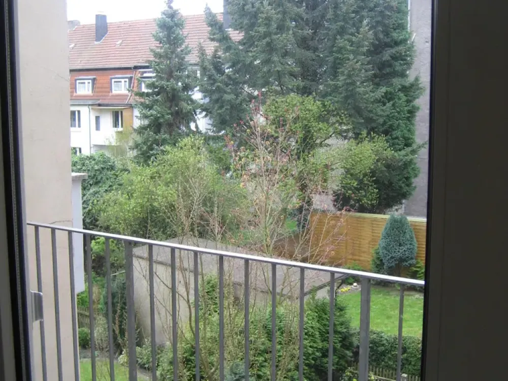 renovierte 2,5 Zimmer, große Wohnküche, ruhig und zentral