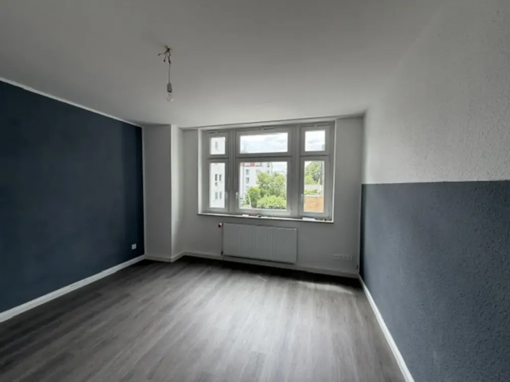 renovierte 2,5 Zimmer, große Wohnküche, ruhig und zentral