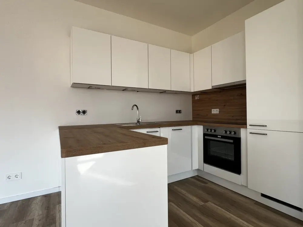 3-Zimmer-Wohnung mit Essecke und Einbauküche - mehrere Erstbezüge!