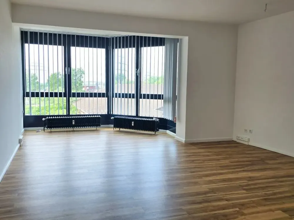 moderne 3-Zimmer Wohnung mit neuer Küche - Erstbezug