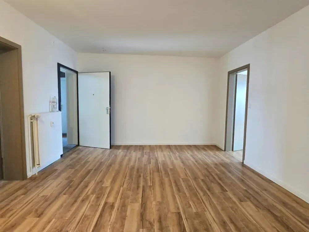 moderne 3-Zimmer Wohnung mit neuer Küche - Erstbezug