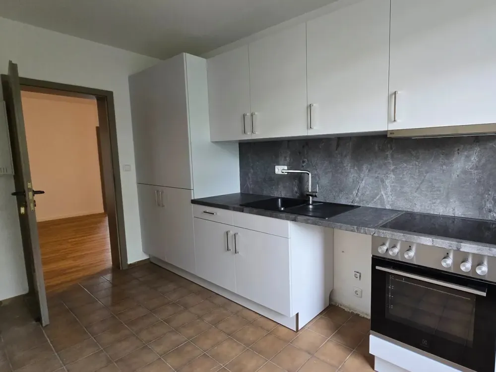 moderne 3-Zimmer Wohnung mit neuer Küche - Erstbezug
