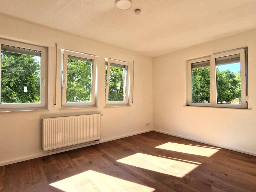 Lichtdurchflutete 4-Zimmer-Wohnung in Toplage in Esslingen