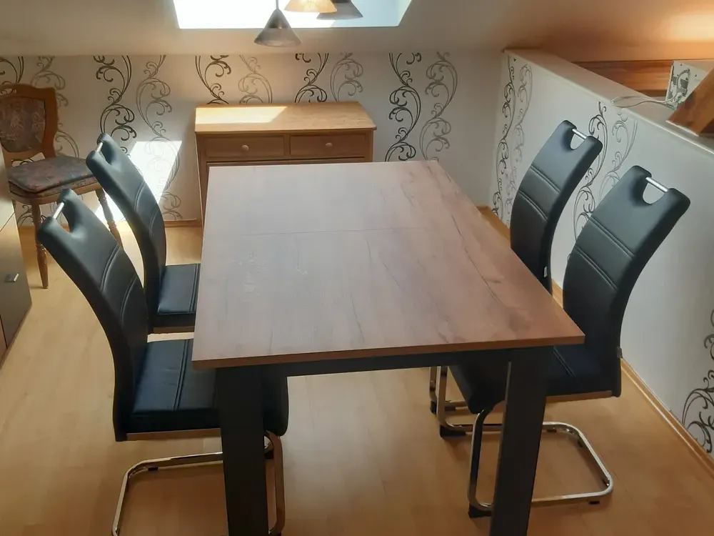 Möblierte 2-Zimmer-Wohnung, Einbauküche, Garage, Garten
