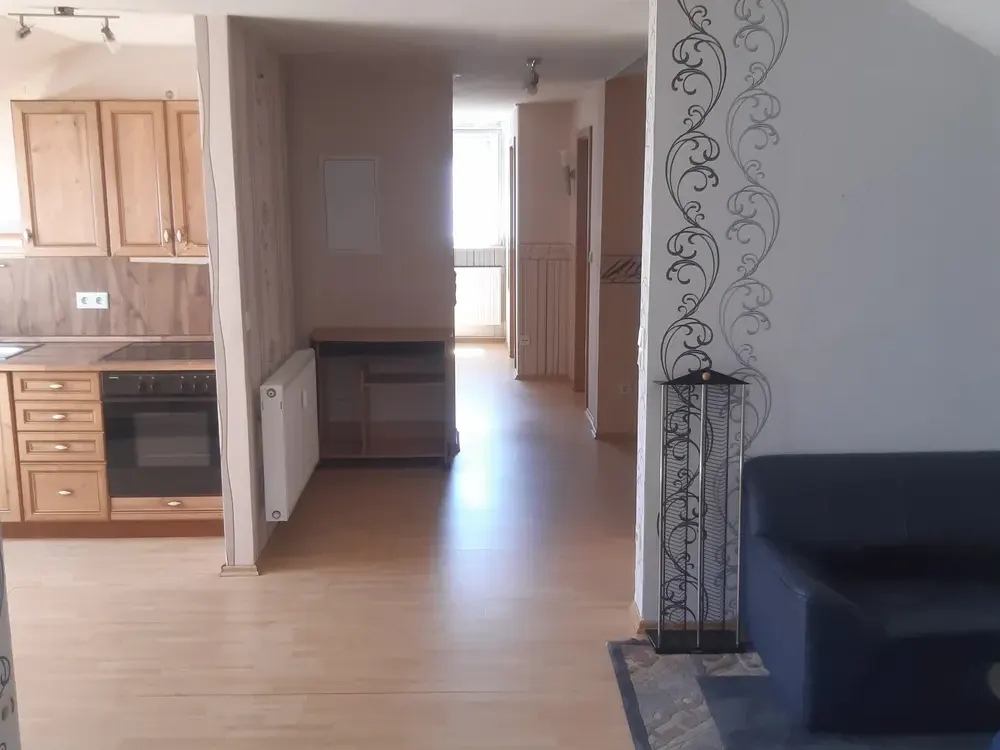 Möblierte 2-Zimmer-Wohnung, Einbauküche, Garage, Garten