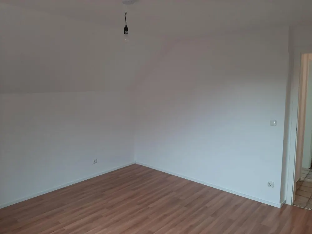 3 ZKB Dachgeschoss Mietwohnung 3 Zimmer