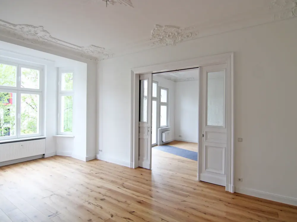 Spektakulär schöne Altbauwohnung - mit Parkett, Balkon und Stuck, dicht Kleistpark!