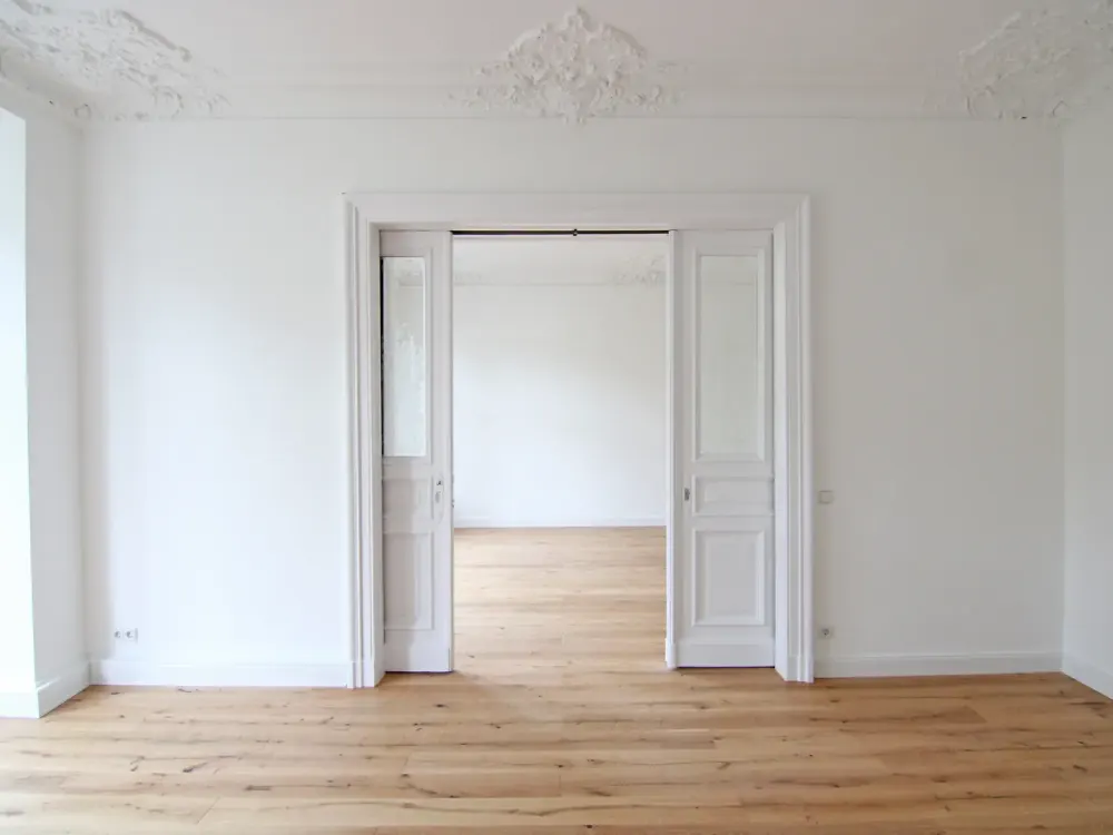 Spektakulär schöne Altbauwohnung - mit Parkett, Balkon und Stuck, dicht Kleistpark!