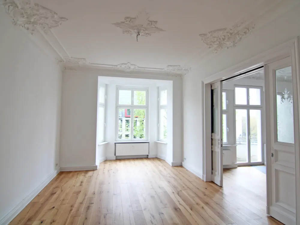 Spektakulär schöne Altbauwohnung - mit Parkett, Balkon und Stuck, dicht Kleistpark!