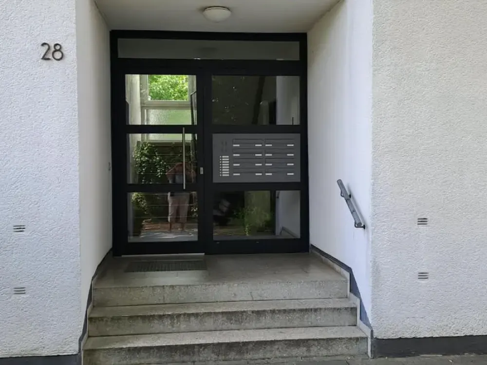Moderne, frisch renovierte 3 1/5-Zimmer-Wohnung in gepflegtem Umfeld