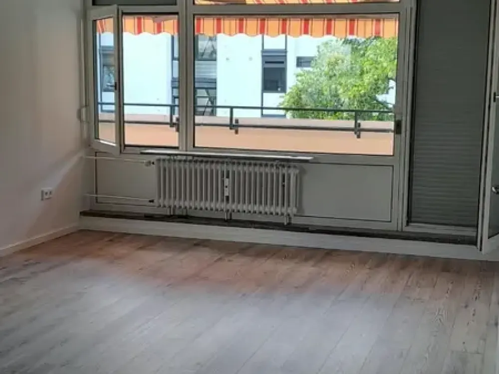 Moderne, frisch renovierte 3 1/5-Zimmer-Wohnung in gepflegtem Umfeld