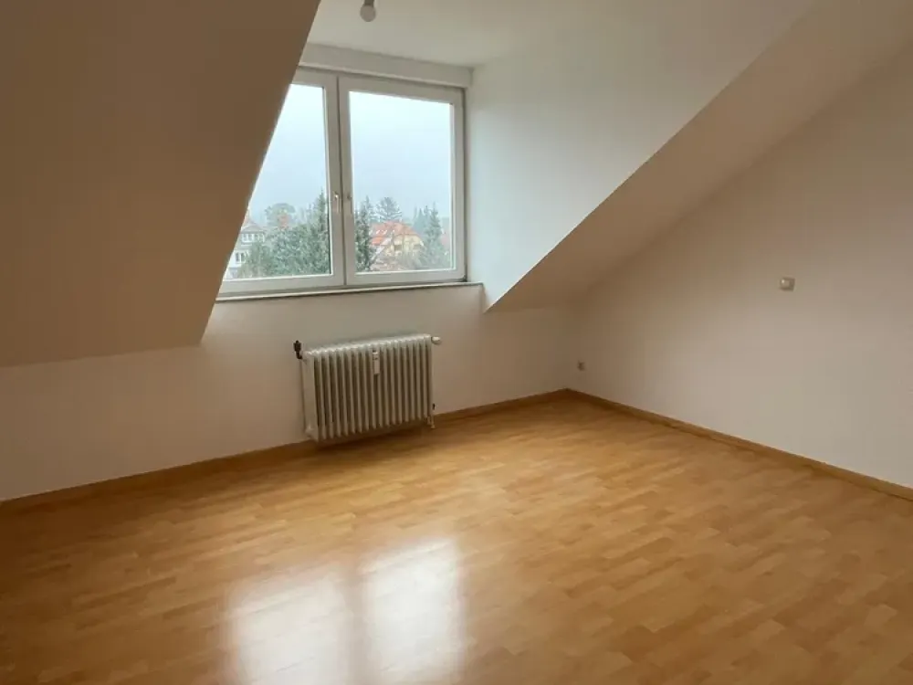 Top geschnittene 2-Zimmer-DG-Wohnung in Berlin Rosenthal (Pankow)