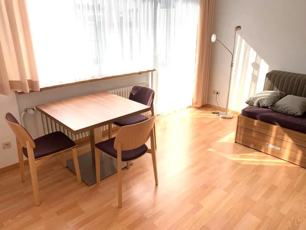 Bungalowwohnung mit Balkon/Terrasse