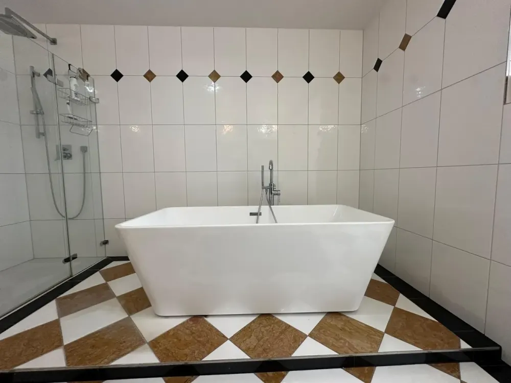 5-Zimmer-Wohnung mit Garten in Frankfurt Unterliederbach