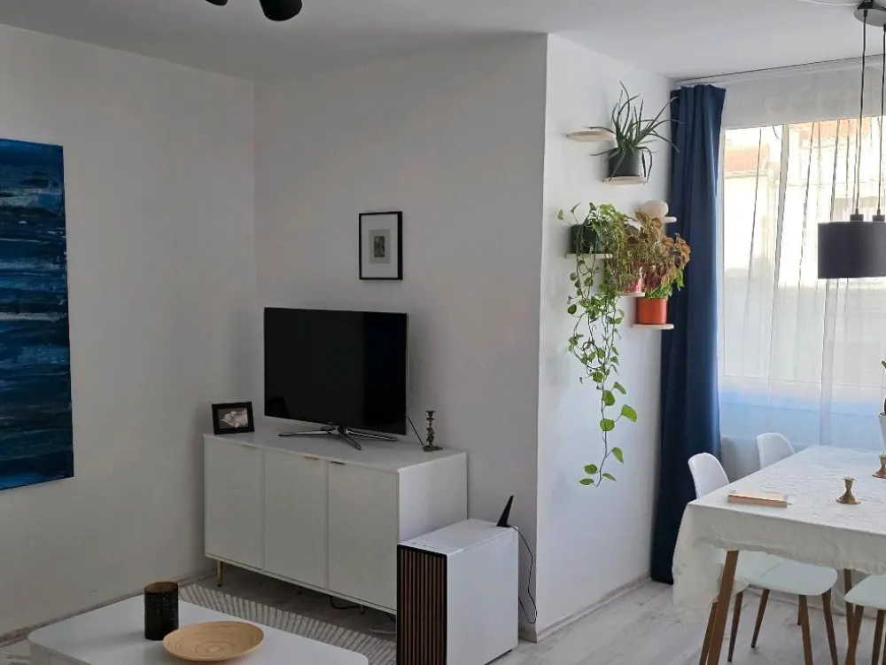 möblierte 45m² inkl. Strom & Internet in Südstadt Sept-Dez 2026