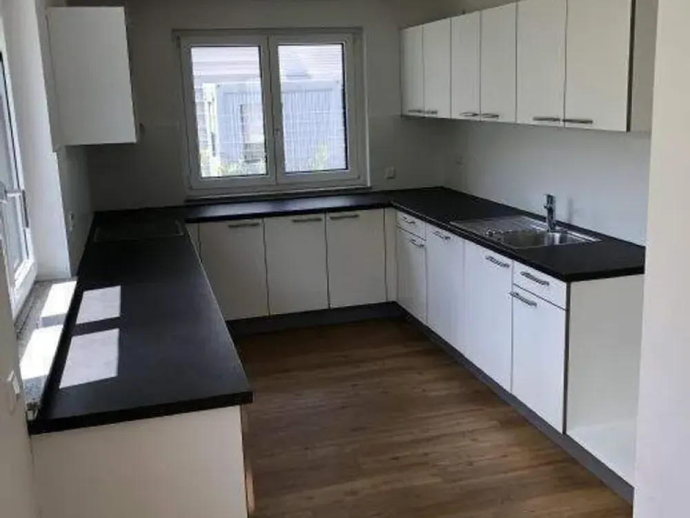 4-room apartment with balcony and Neckar view, fitted kitchen and underground parking space in Esslingen-Brühl