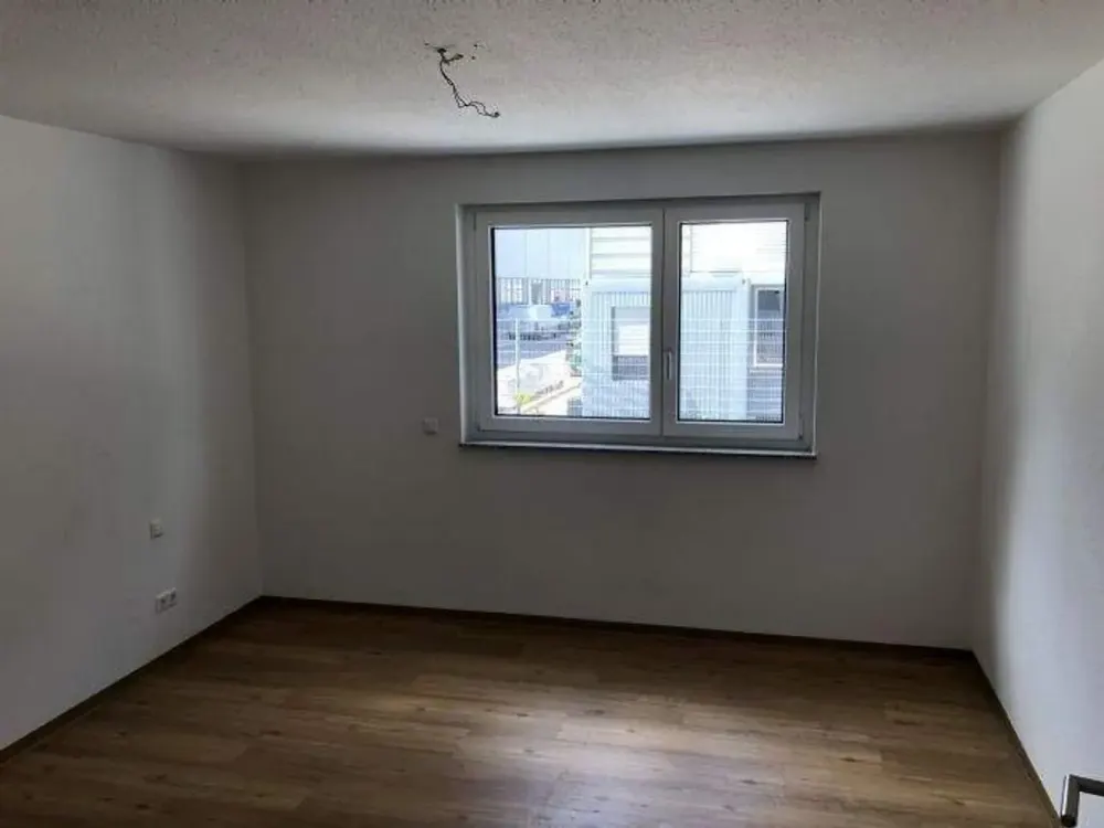 4-room apartment with balcony and Neckar view, fitted kitchen and underground parking space in Esslingen-Brühl
