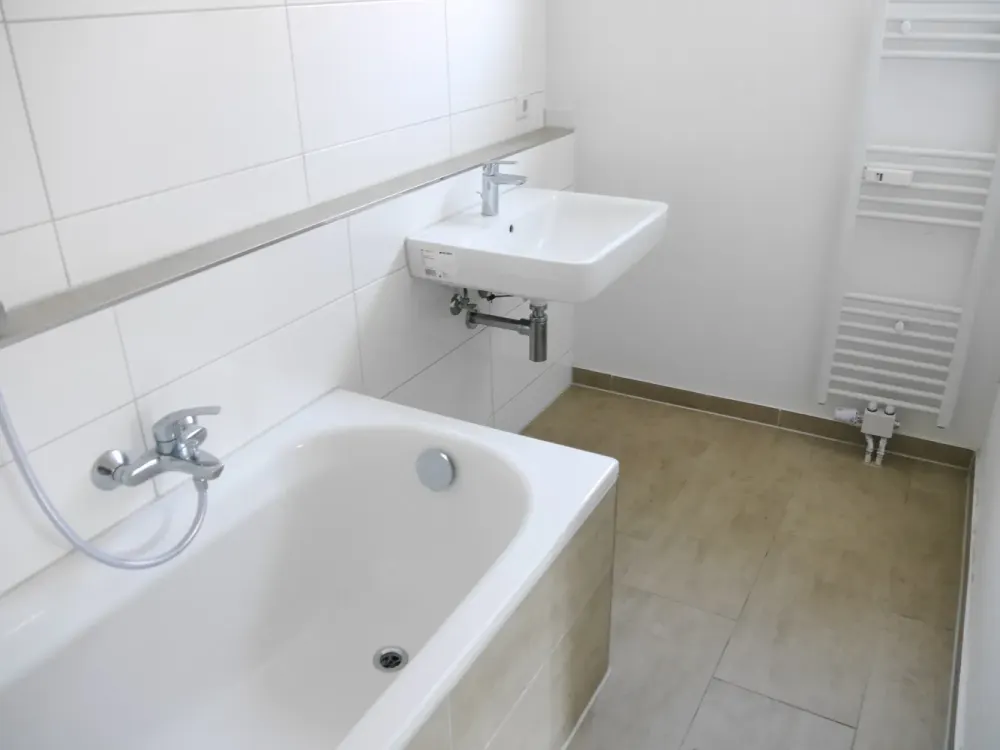 Schöne 2-Zimmer-Wohnung mit Tageslichtbad und Terrasse in Maintal-Bischofsheim zu vermieten