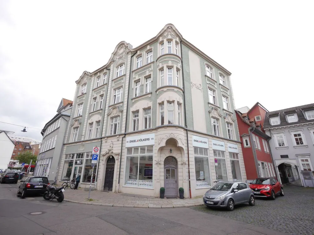 BESICHTIGUNG AM 29.10.26 | 6 Zimmer auf 165qm | Terrasse & Einbauküche | meroplan Immobilien GmbH