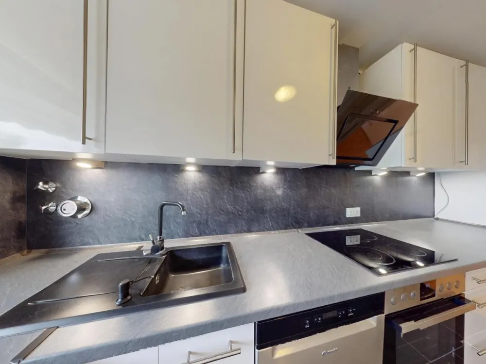 RE/MAX - Helle 3-Zimmer-Wohnung mit großzügigem Balkon in Putzbrunn!