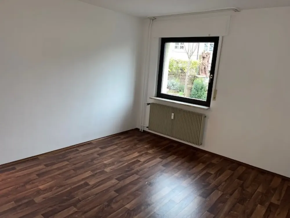 2-Zimmer-Wohnung im EG mit Balkon & Garage in ruhiger, grüner Lage