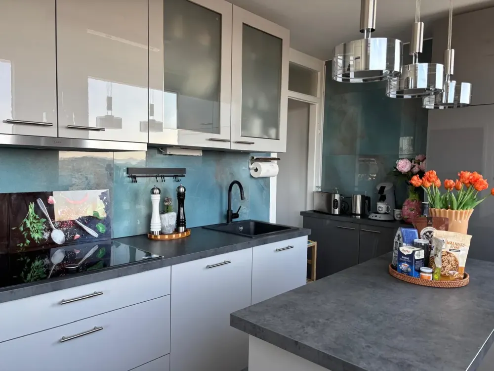 Exklusives, chices, neu renoviertes, serviced Apartment in einem der begehrtesten Viertel Kölns