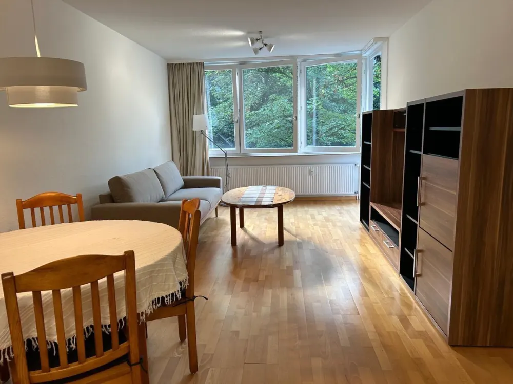 Vollmöblierte 2-Zimmer-Wohnung mit Stellplatz nahe des UKE