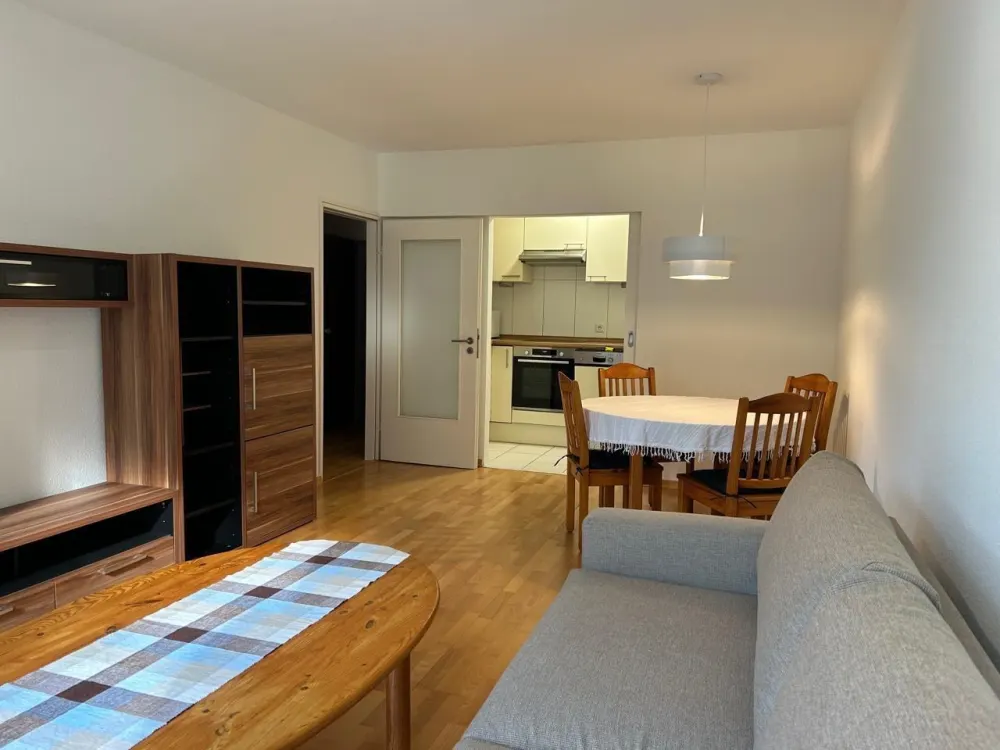 Vollmöblierte 2-Zimmer-Wohnung mit Stellplatz nahe des UKE