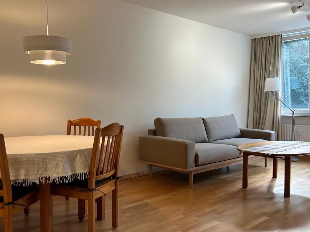 Vollmöblierte 2-Zimmer-Wohnung mit Stellplatz nahe des UKE