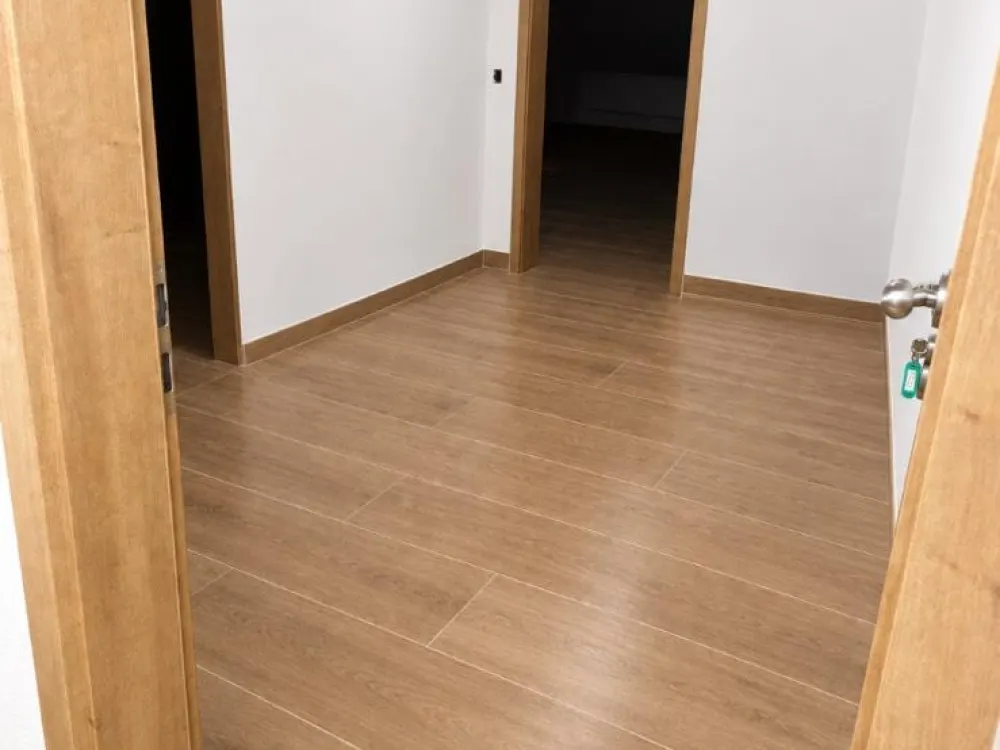 Komplett renovierte Hell durchflutete 4-5 Zimmer Wohnung