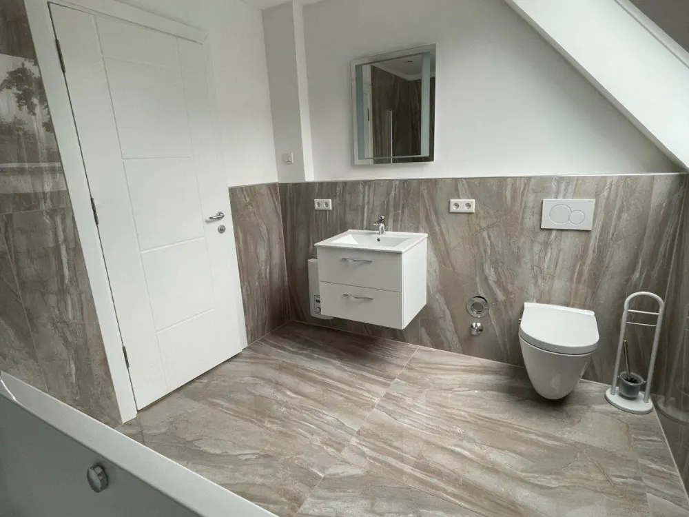 Möblierte Maisonette-Wohnung klimatisiert. ERSTBEZUG!!!