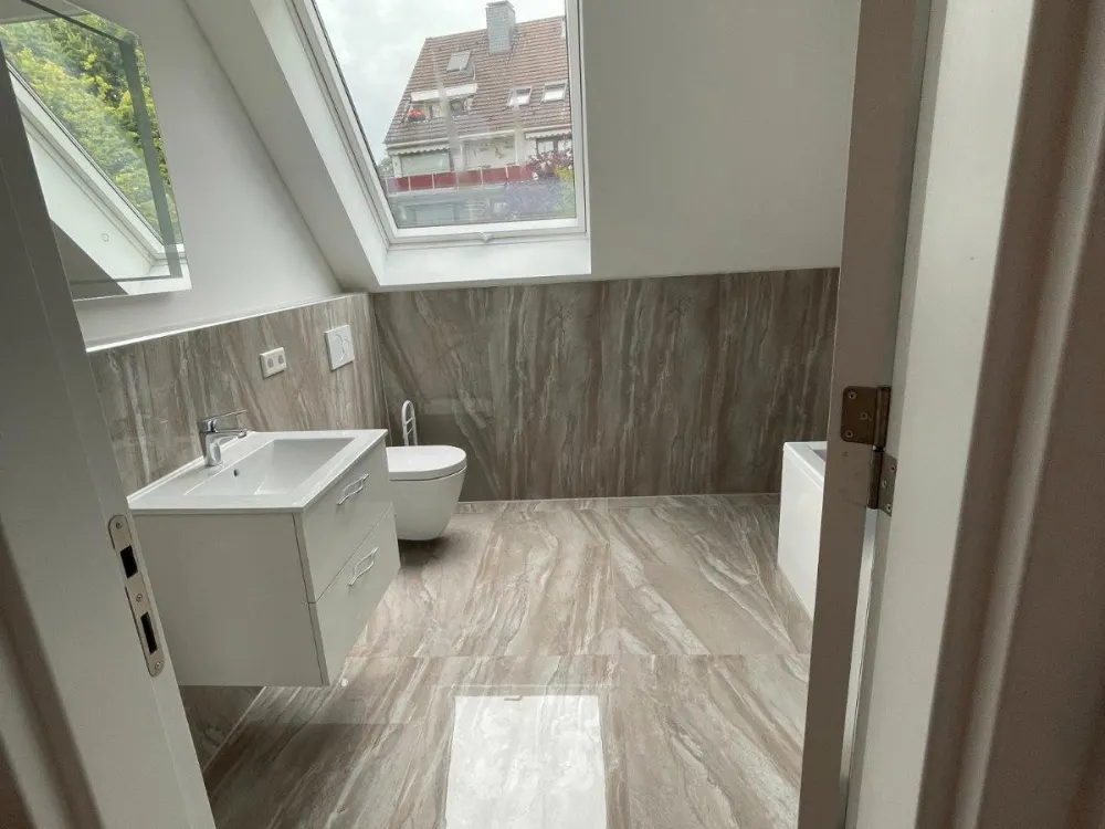 Möblierte Maisonette-Wohnung klimatisiert. ERSTBEZUG!!!