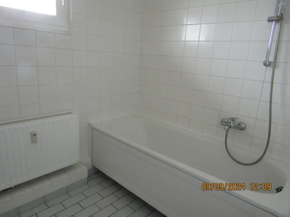 2 1/2-Zimmer-Whg. in gepflegter Anlage Nähe Spandauer Arcaden