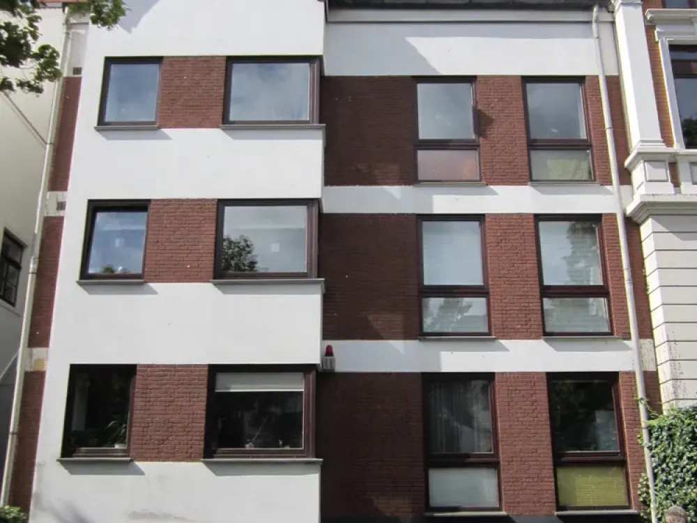 Beautiful 2-room apartment with south-facing balcony and garage in Schwachhausen, near HBF