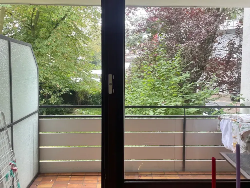 Beautiful 2-room apartment with south-facing balcony and garage in Schwachhausen, near HBF